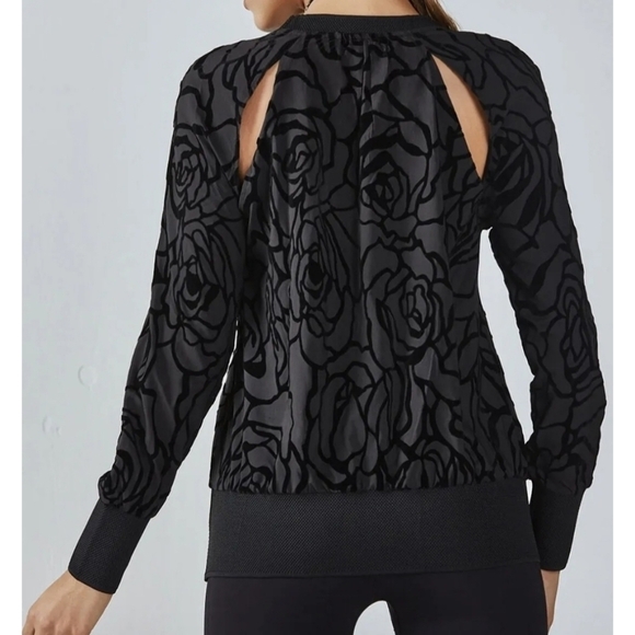 FABLETICS Womens Lola Back At It Floral Long Sleeve Cutout Pullover Top. - Picture 3 of 11